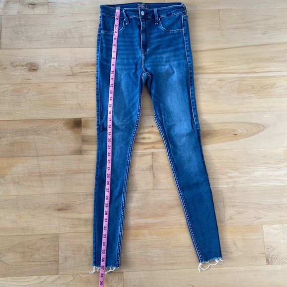 Abercrombie & Fitch | Size 28 | Simone High Rise Jean Legging | Medium Wash - Picture 9 of 10